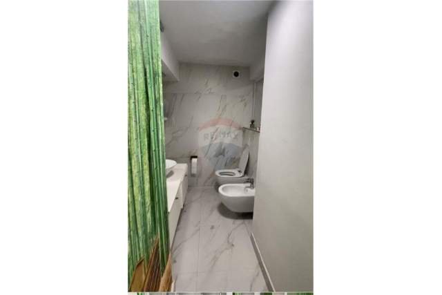Tirane, jepet me qera ambjent biznesi Kati 3, 450 m² 7.770 Euro (sheshi willson)