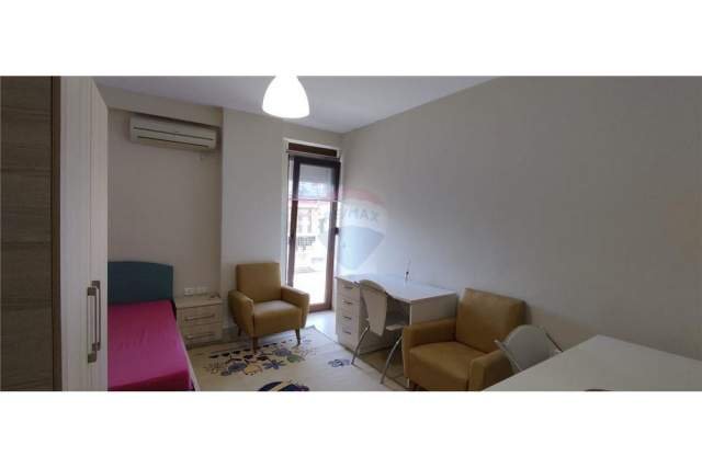 Tirane, jepet me qera apartament 2+1+A+BLK Kati 4, 104 m² 500 Euro (Rr. Barrikadave)