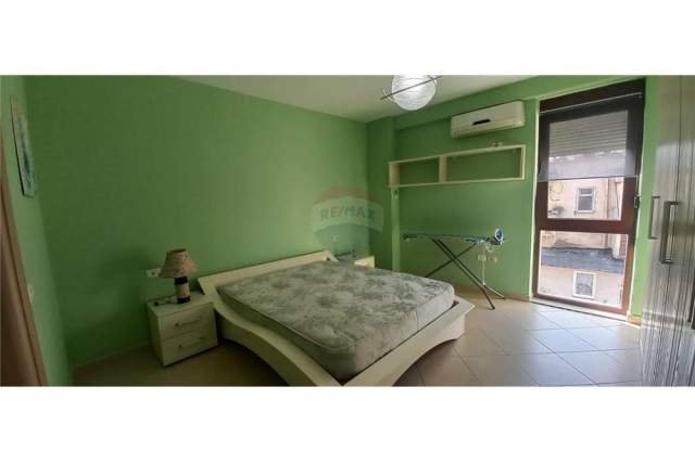 Tirane, jepet me qera apartament 2+1+A+BLK Kati 4, 104 m² 500 Euro (Rr. Barrikadave)