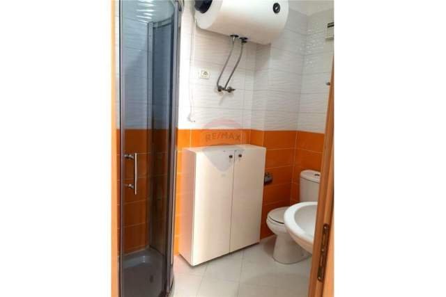 Tirane, jepet me qera apartament 2+1+A+BLK Kati 4, 104 m² 500 Euro (Rr. Barrikadave)