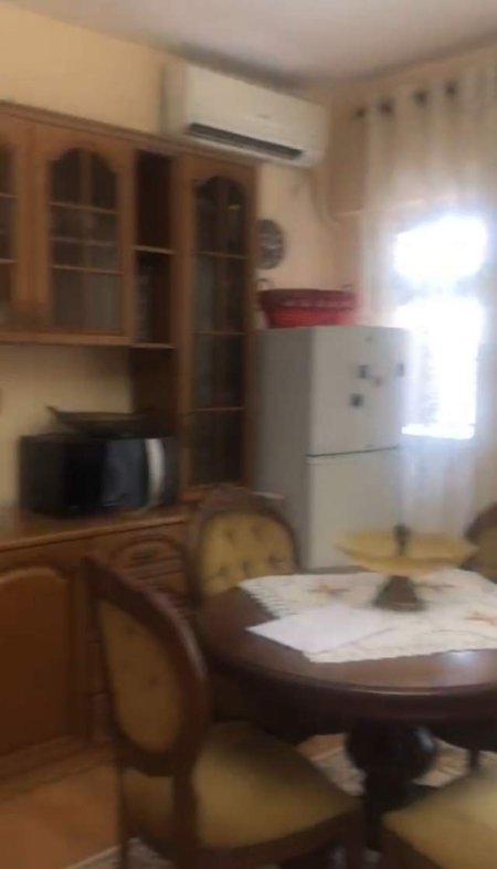 Tirane, jepet me qera apartament 2+1+BLK Kati 3, 75 m² 450 Euro (Prane Neptunit)