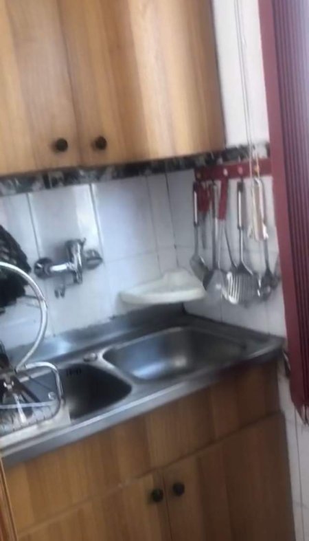 Tirane, jepet me qera apartament 2+1+BLK Kati 3, 75 m² 450 Euro (Prane Neptunit)