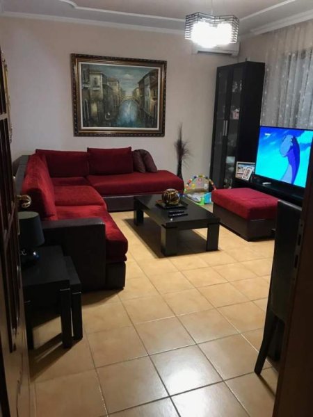 Tirane, jepet me qera apartament 2+1 Kati 1, 85 m² 600 Euro (rruga Idriz Dollaku)