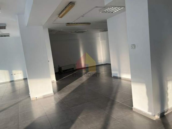 Tirane, jepet me qera zyre Kati 5, 256 m² 3.100 Euro (Rruga e Dibres)