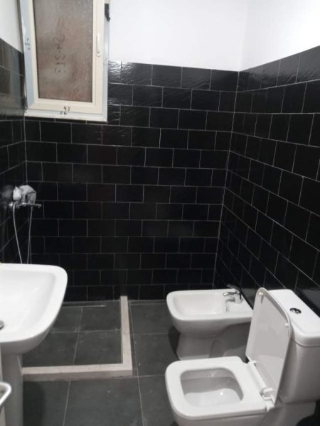 Tirane, jap me qera apartament 2+1+BLK Kati 3, 98 m² 300 Euro (rruga pano lula)