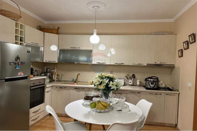 Tirane, shitet apartament 1+1+BLK Kati 5, 60 m² 132.000 Euro (Qender)