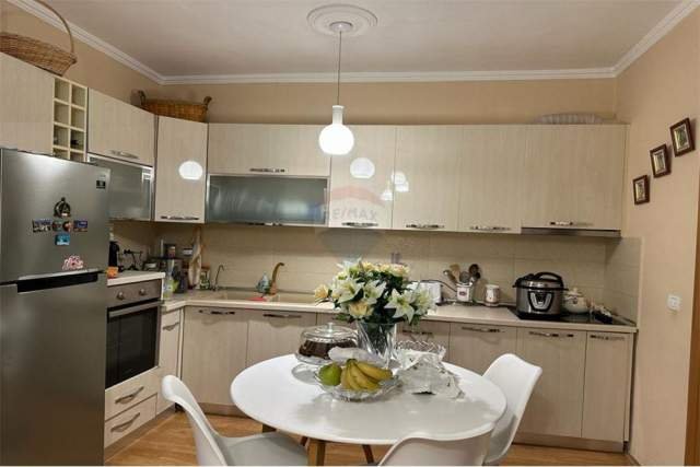 Tirane, shitet apartament 1+1+BLK Kati 16, 60 m² 123.000 Euro (Qender)
