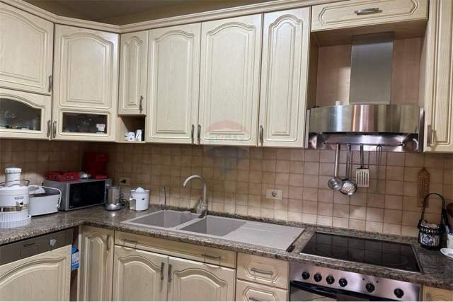 Tirane, shitet apartament 3+1+A+BLK Kati 10, 151 m² 288.230 Euro (Qender)