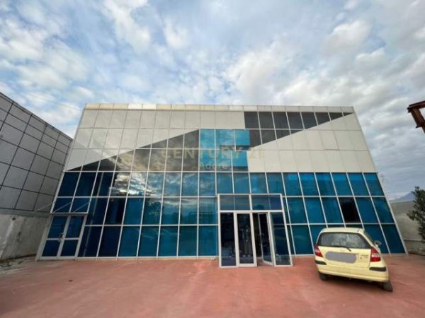 Tirane, jepet me qera zyre Kati 2, 108 m² 900 Euro (Autostrada TR-DR)