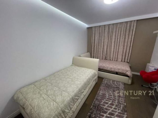 Tirane, jepet me qera apartament 2+1 1.100 Euro (LIQENI I THATE)