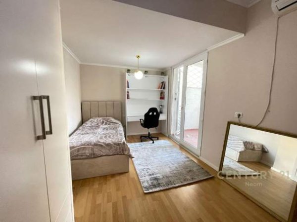 Tirane, jepet me qera apartament duplex 4+1 1.500 Euro (kodra e diellit)
