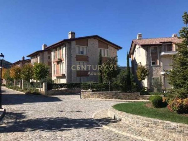 Tirane, jepet me qera Vile Kati 0, 401 m² 3.500 Euro (TEG)