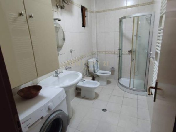 Tirane, jepet me qera apartament 1+1+BLK Kati 10, 70 m² 435  (Shkolla e Baletit)