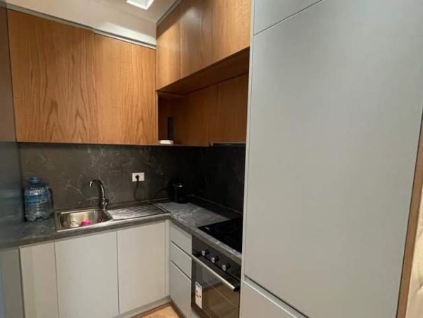 Tirane, jepet me qera apartament 1+1, 50 m² 350 euro astir