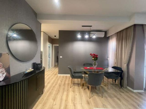 Tirane, shitet apartament 2+1 Kati 5, 87 m² 155.000 Euro (Rruga Mihal Grameno)