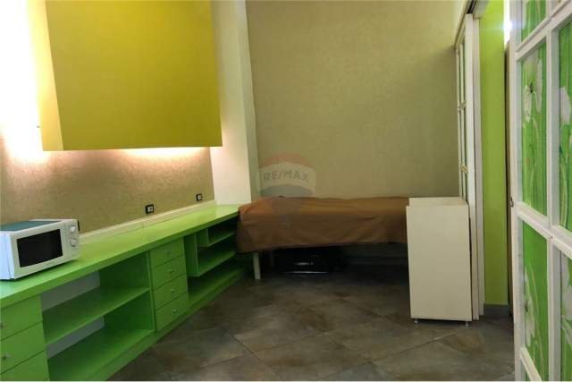 Tirane, jepet me qera ambjent biznesi Kati 0, 45 m² 500 Euro (Medar Shtylla - Komuna e Parisit)