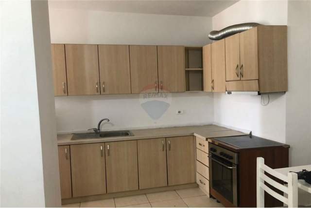 Tirane, jepet me qera apartament 1+1+BLK Kati 3, 50 m² 32.000 Leke (Astir)