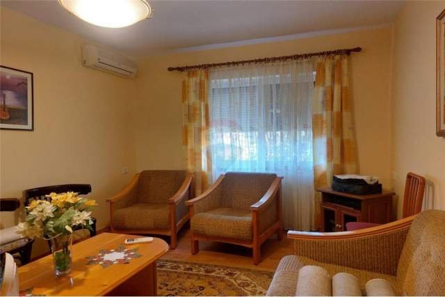 Tirane, jepet me qera apartament 1+1 Kati 2, 63 m² 300 Euro (Rruga Bardhok Biba - Qendër,)