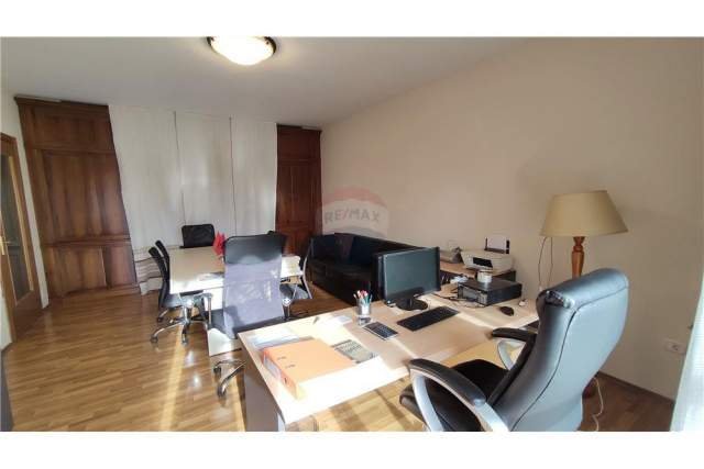 Tirane, jepet me qera Kati 5, 130 m² 700 Euro (liceu artistik)