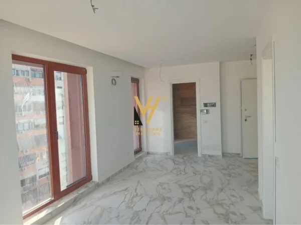 Tirane, jepet me qera dyqan Kati 7, 70 m² 1.250 € (RRUGA E KAVAJES)