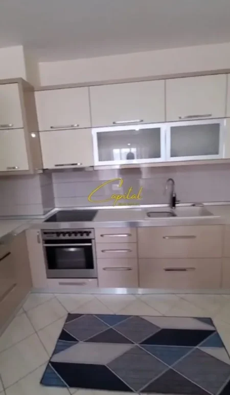 Tirane, jepet me qera apartament 2+1 Kati 3, 110 m² 500 € (ASTIR)