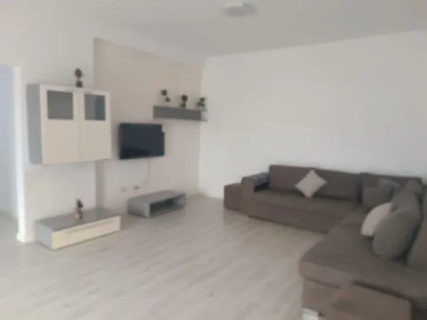 Tirane, jepet me qera apartament 3+1+Ballkon Kati 6, 165 m² 500 € (KASHAR)