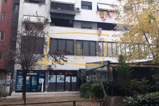 Tirane, jepet me qera ambjent biznesi Kati 2, 60 m² 450 € (Yzberisht)