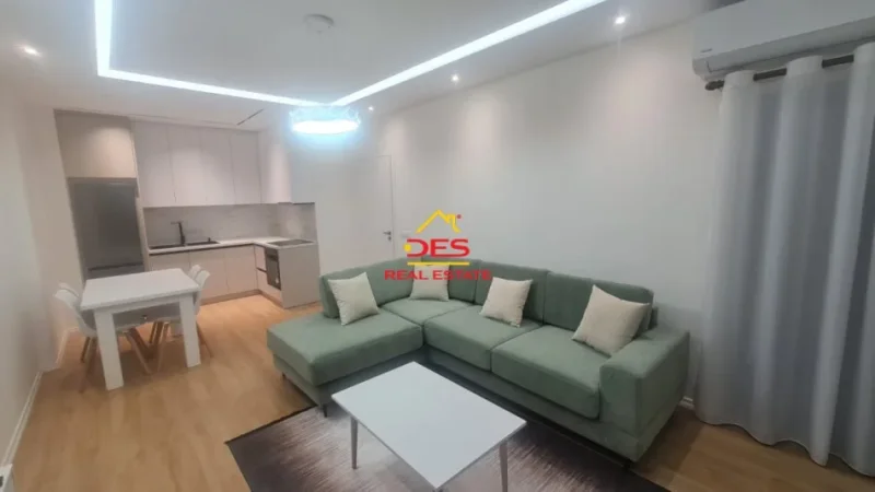 Tirane, jepet me qera apartament 2+1+Ballkon Kati 5, 90 m² 800 € (Rruga Marie Kraja)