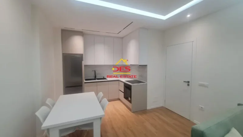 Tirane, jepet me qera apartament 2+1+Ballkon Kati 5, 90 m² 800 € (Rruga Marie Kraja)