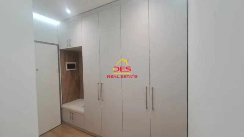 Tirane, jepet me qera apartament 2+1+Ballkon Kati 5, 90 m² 800 € (Rruga Marie Kraja)