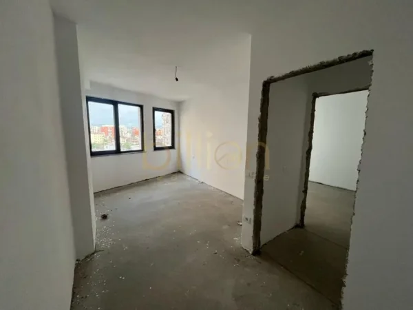 Tirane, shitet apartament 3+1 Kati 5, 132 m² 159.000 € (Astir)