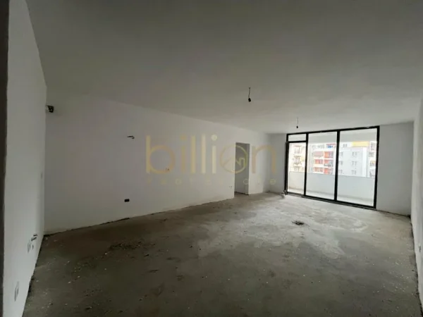 Tirane, shitet apartament 3+1 Kati 5, 132 m² 159.000 € (Astir)