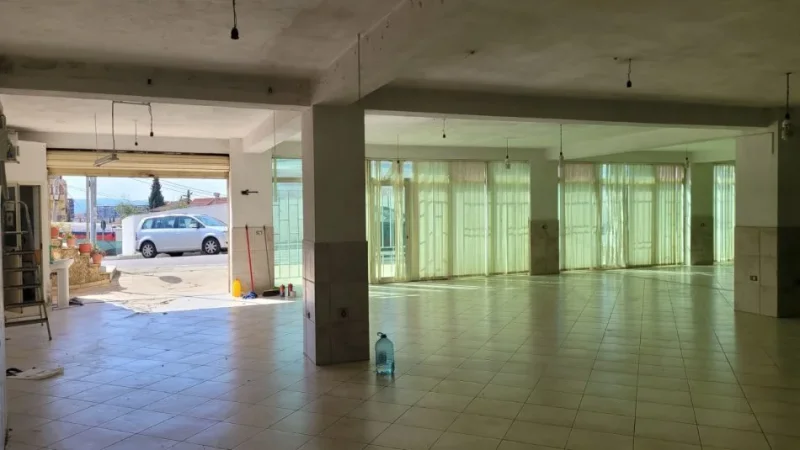 Tirane, jepet me qera ambjent biznesi Kati 0, 400 m² 1.600 € (Rr. Sterio Spase)