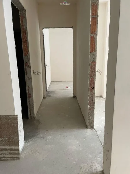 Tirane, shes apartament 2+1 Kati 5, 125 m² 187.000 € (xhamllik)