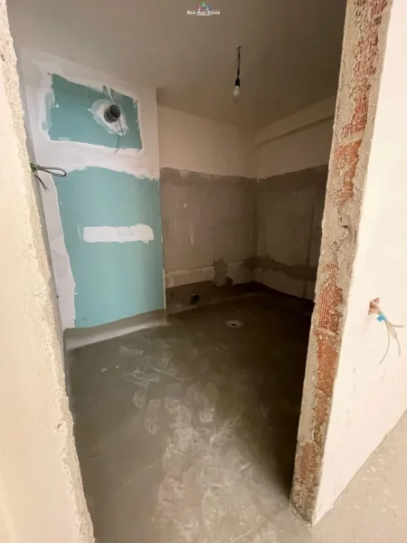 Tirane, shes apartament 2+1 Kati 5, 125 m² 187.000 € (xhamllik)