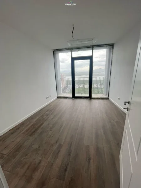 Tirane, shes apartament 3+1 , 213 m² 600.000 € (lake view)