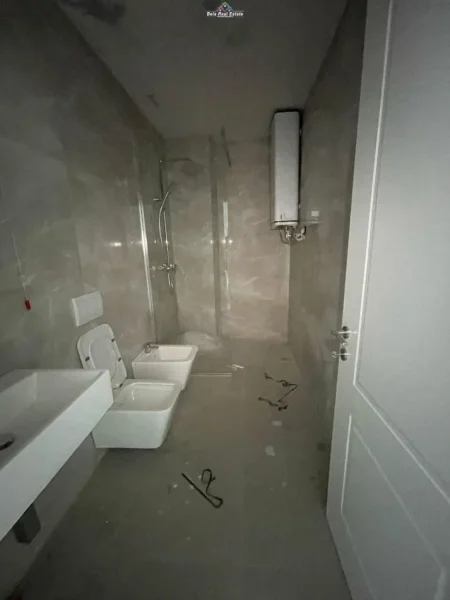 Tirane, shes apartament 3+1 , 213 m² 600.000 € (lake view)