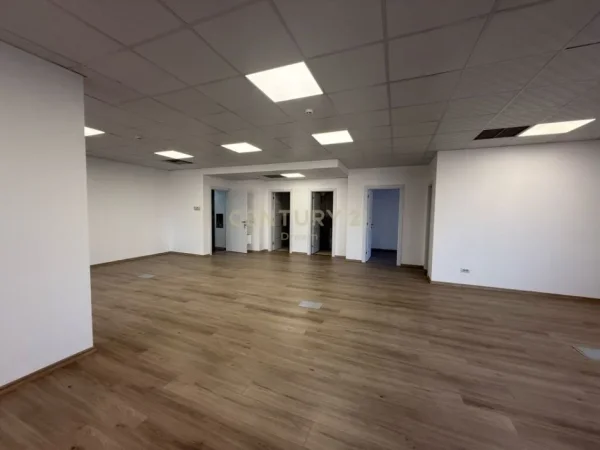 Tirane, jepet me qera zyre Kati 4, 100 m² 1.500 € (Sheshi wilson)