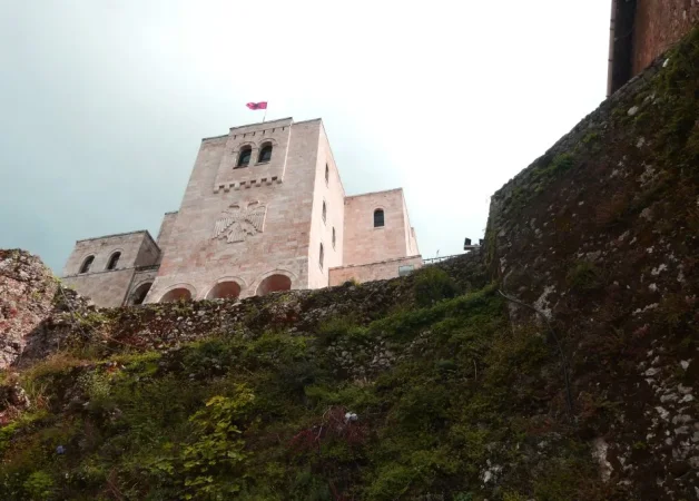 Visite guide de Tirana, Kruja, Durres. Excursions en Albanie.