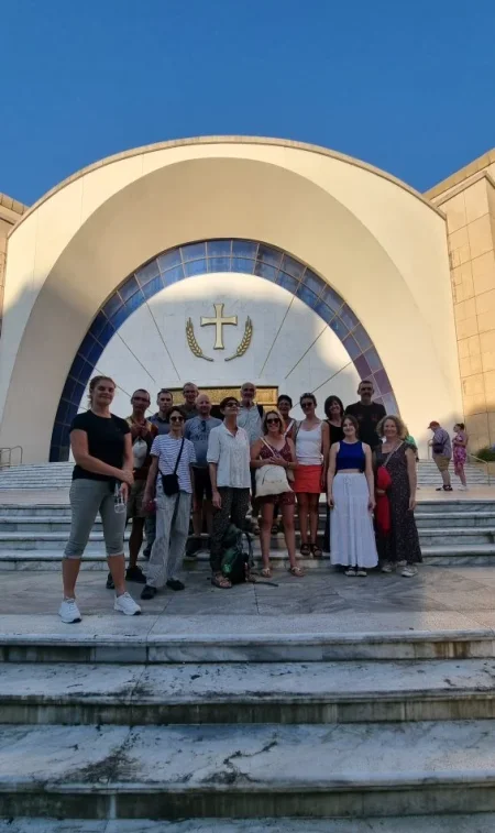 Visite guide de Tirana, Kruja, Durres. Excursions en Albanie.