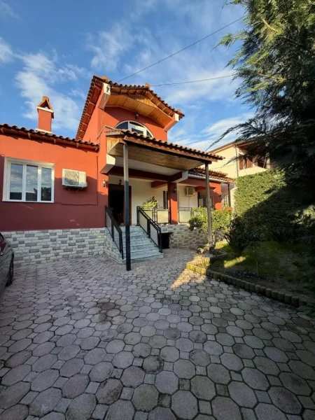 Berat, shes shtepi 1 Katshe , 200 m² 96.000 €