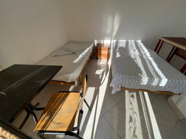 Tirane, jepet me qera garsonier 1+1 Kati 3, 30 m² (Vasil Shanto, Mbrapa ish Universitetit te Shkencave Sociale)