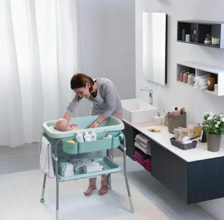 Tirane, shes Tavoline ndrrimi dhe govate Chicco 60 mije lek te vjetra