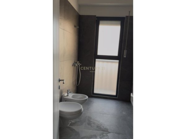 Tirane, shes apartament 2+1+Aneks+Ballkon Kati 5, 113 m² 181.200 € (BULEVARDI I RI)