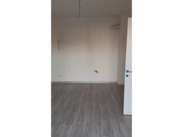 Tirane, shes apartament 2+1+Aneks+Ballkon Kati 5, 113 m² 181.200 € (BULEVARDI I RI)