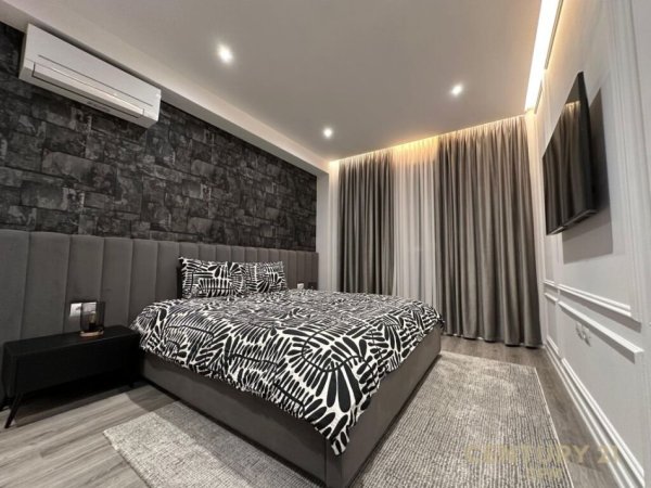 Tirane, jepet me qera apartament 3+1+Aneks+Ballkon Kati 8, 131 m² 1.450 € (Don Bosko)