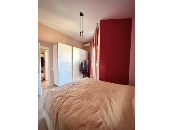 Tirane, shitet apartament 2+1+Ballkon Kati 11, 126 m² 238.000 € (Ish Parku)