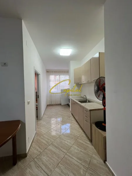 Tirane, jepet me qera apartament 2+1 Kati 1, 100 m² 500 € (ASTIR)
