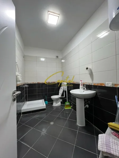 Tirane, jepet me qera apartament 2+1 Kati 1, 100 m² 500 € (ASTIR)