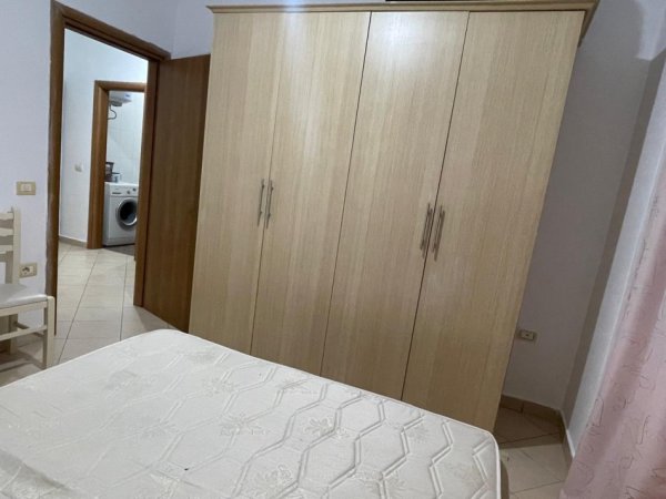 Tirane, jepet me qera apartament 1+1 Kati 9, 60 m² 300 € (Rruga Thoma Goxhaj Misto Mame)